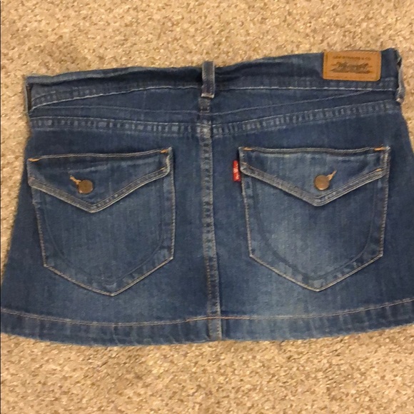 Levi’s Jean skirt - Picture 2 of 3